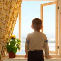 Памятка для родителей по профилактике выпадения детей из окна